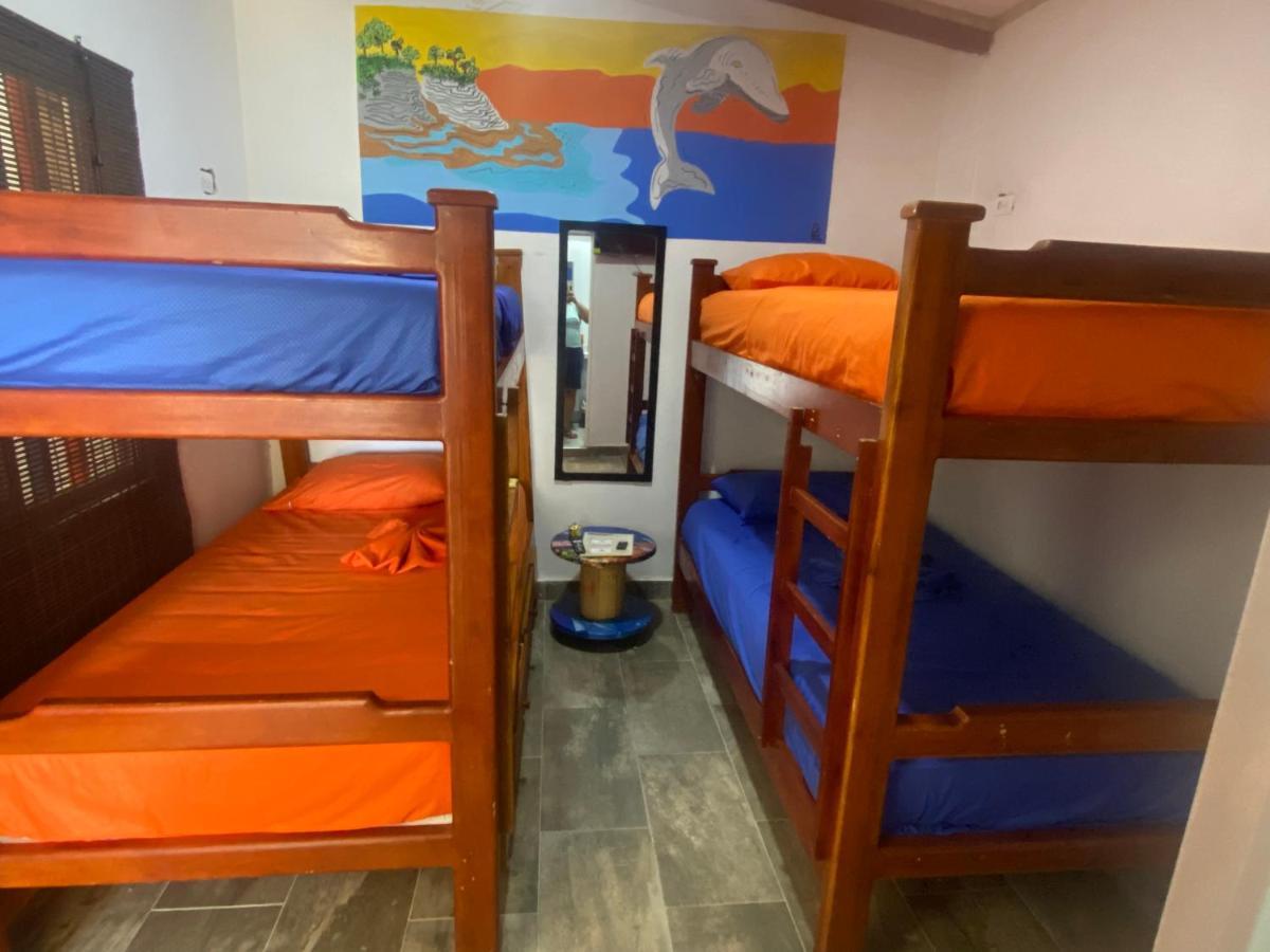 Acuarios Hostal Playa Ladrilleros Luaran gambar